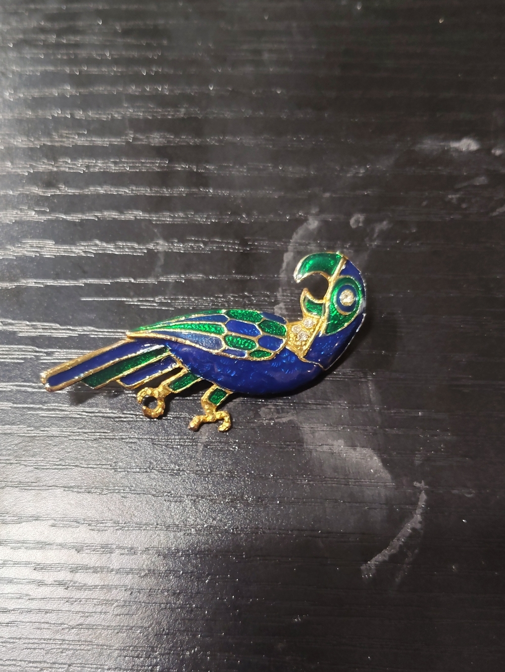 Blue & Green Parrot Enamel Bird Brooch - Elegant Pet-Themed Pin